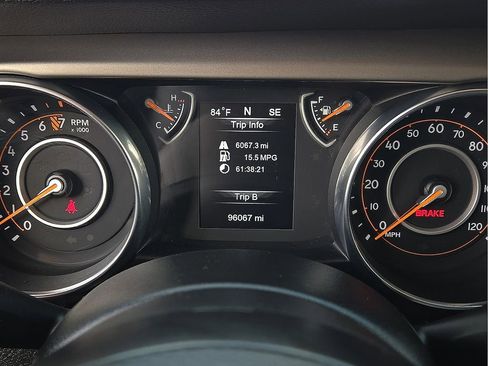 Used 2018 Jeep Wrangler Unlimited Sport AWD/4WD image 19