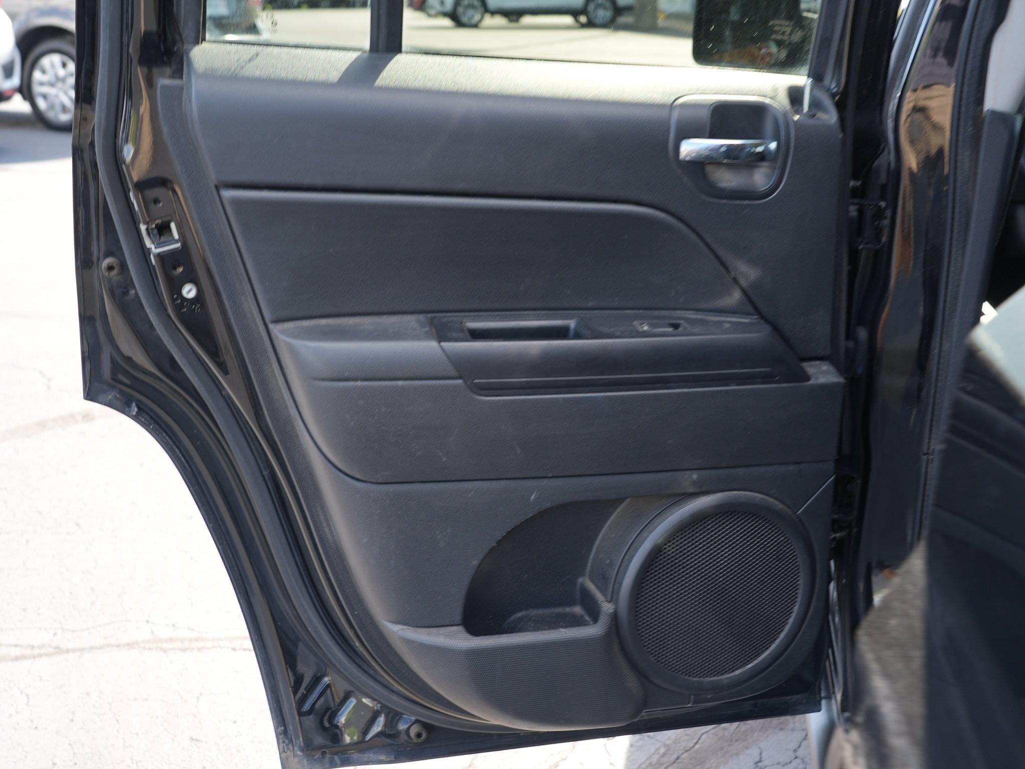 Used 2016 Jeep Patriot Latitude FWD image 16