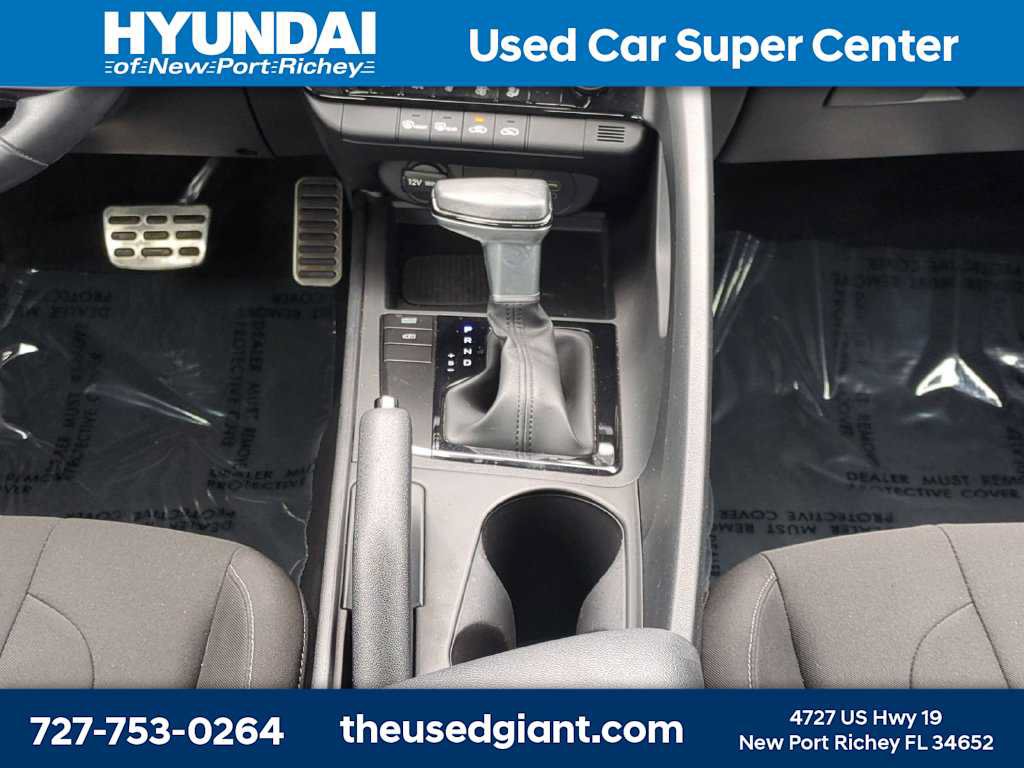 Used 2025 Hyundai Elantra Sport FWD image 19