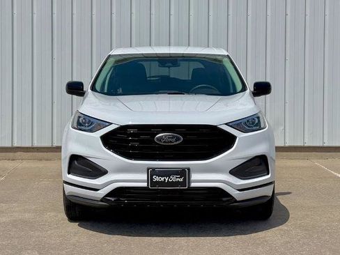 Certified 2024 Ford Edge SE w/ Black Appearance Package AWD/4WD image 9