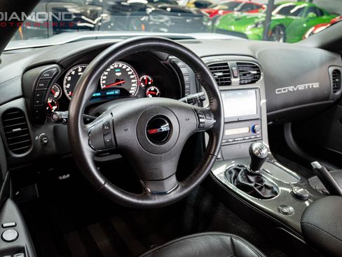 Used 2013 Chevrolet Corvette Z06 w/ 3LZ Preferred Equipment Group RWD image 13
