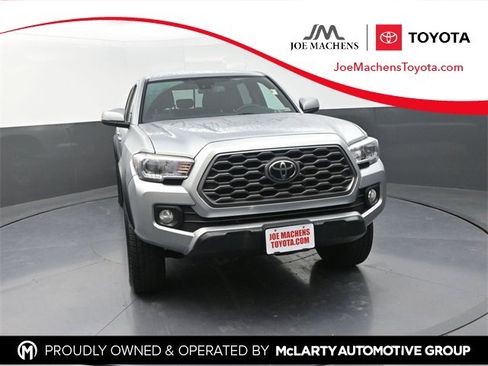 Used 2022 Toyota Tacoma TRD Off-Road image 1