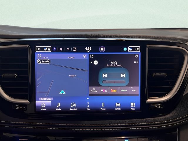 Used 2025 Chrysler Pacifica Limited FWD image 34