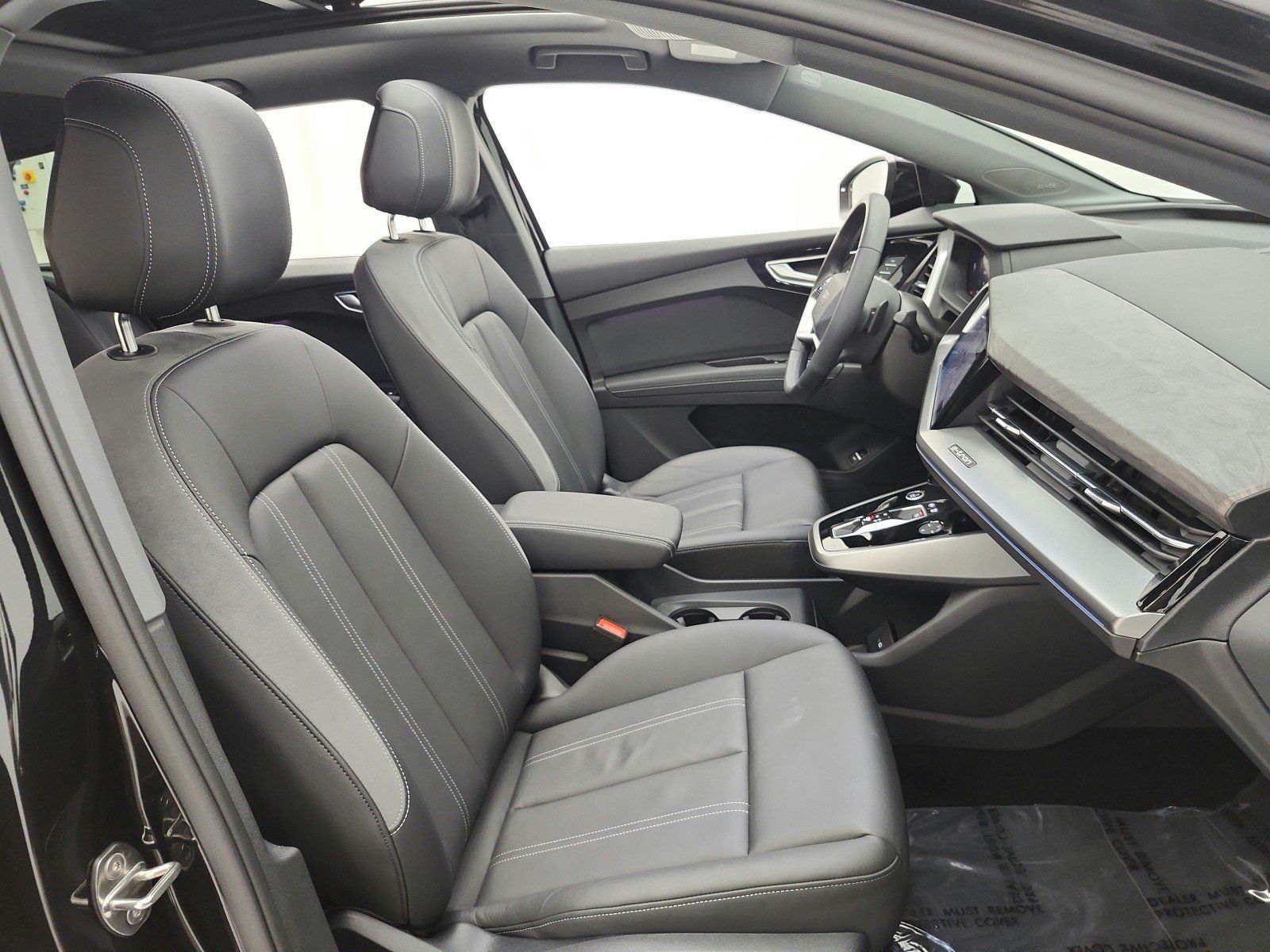 Used 2024 Audi Q4 e-tron Premium Plus AWD/4WD image 19
