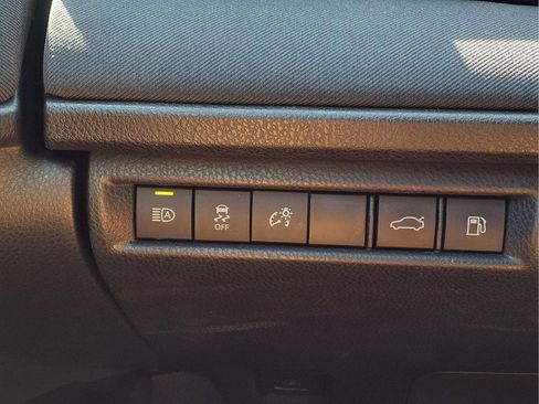Used 2025 Toyota Camry LE FWD image 23