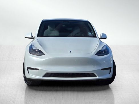 Used 2023 Tesla Model Y Long Range image 2