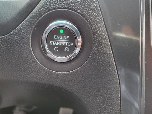 Used 2018 Ford Explorer XLT w/ Equipment Group 201A image 15