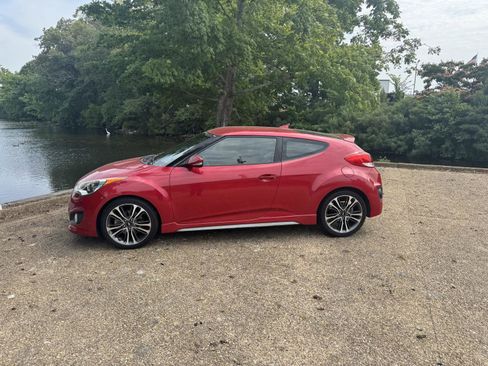 Used 2016 Hyundai Veloster Turbo FWD image 10