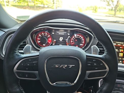 Used 2022 Dodge Challenger SRT Hellcat w/ Plus Package RWD image 19