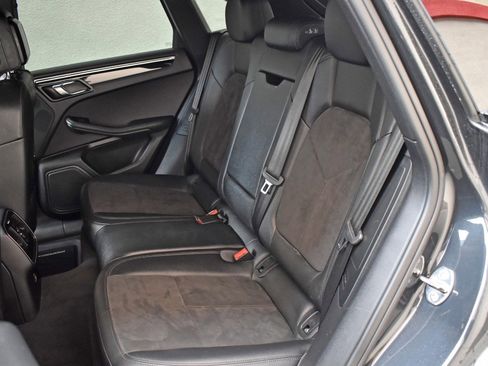 Used 2019 Porsche Macan image 19