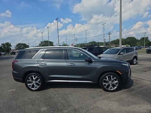Used 2022 Hyundai Palisade SEL w/ Premium Package FWD image 4