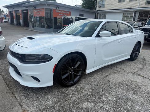Used 2019 Dodge Charger GT w/ Performance Handling Group RWD image 2