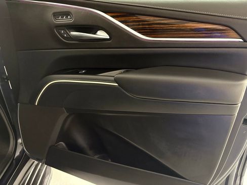 Used 2022 Cadillac Escalade Premium Luxury image 45