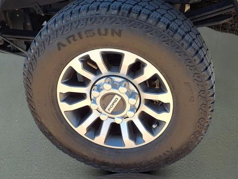 Used 2020 Ford F250 Lariat w/ Lariat Ultimate Package image 28