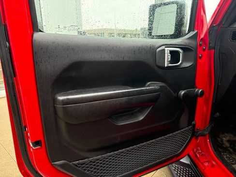 Used 2021 Jeep Gladiator Sport AWD/4WD image 13