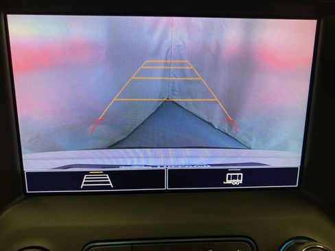 Certified 2023 GMC Acadia SLE w/ Driver Convenience Package image 19