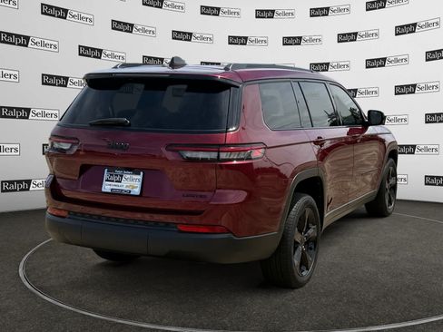 Used 2025 Jeep Grand Cherokee L Limited w/ Black Appearance Package RWD image 6