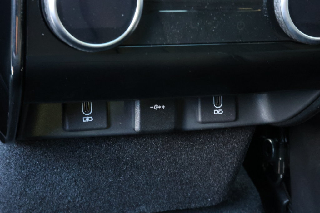 New 2027 Land Rover Range Rover Sport SE AWD/4WD image 32