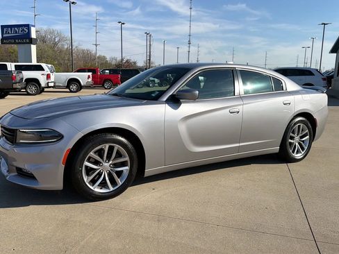 Used 2015 Dodge Charger SXT w/ Plus Group image 5