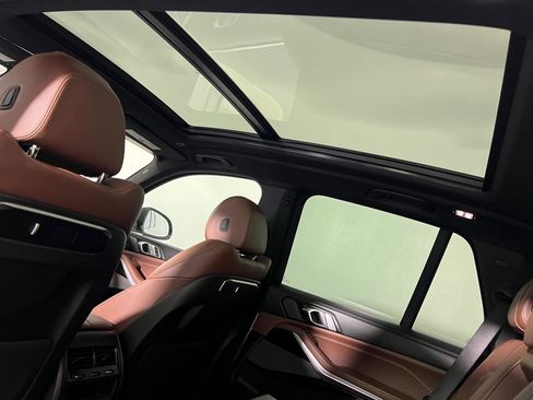 Used 2025 BMW X5 sDrive40i w/ Premium Package image 33