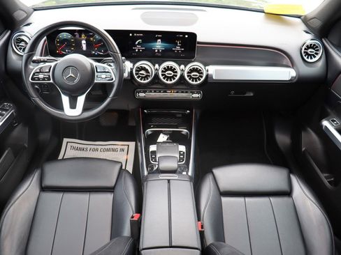 Used 2020 Mercedes-Benz GLB 250 w/ Premium Package image 9