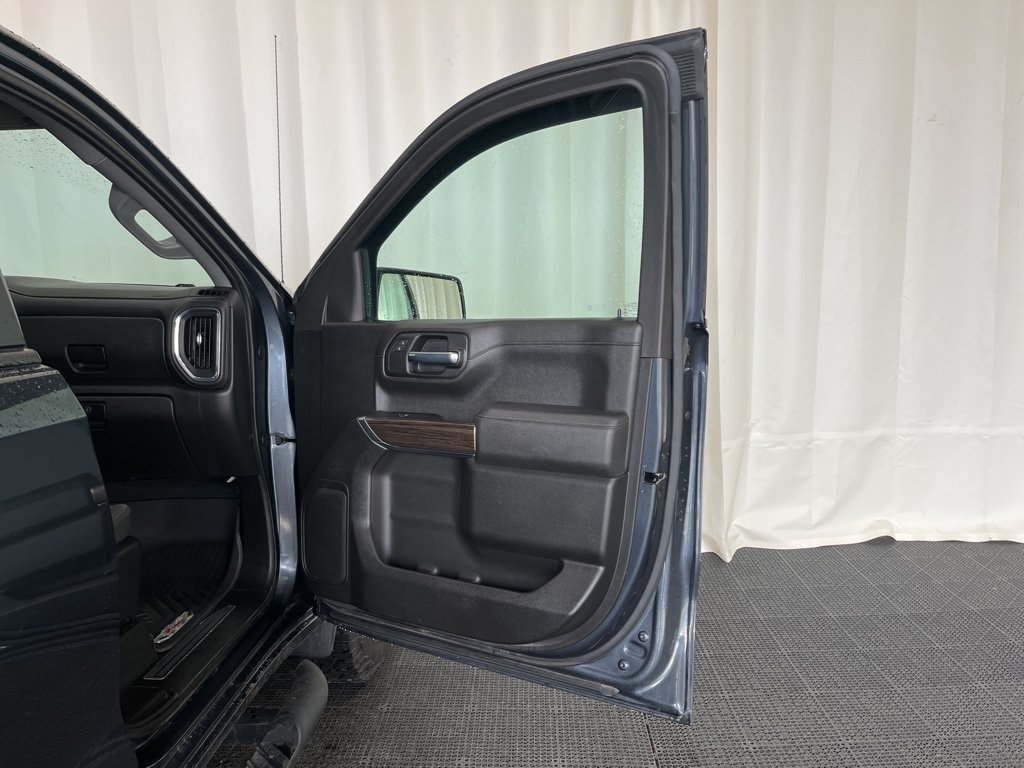Used 2021 Chevrolet Silverado 1500 LT Trail Boss AWD/4WD image 17