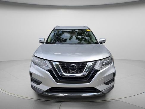 Used 2020 Nissan Rogue SV FWD image 3