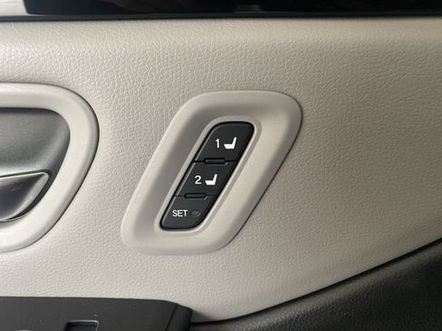 Certified 2025 Honda Pilot EX-L image 23
