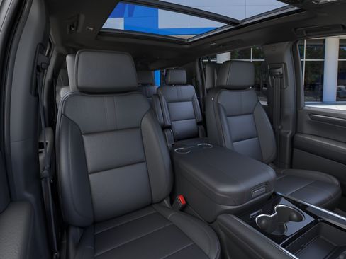 New 2026 Chevrolet Suburban RST w/ Advanced Technology Package AWD/4WD image 18