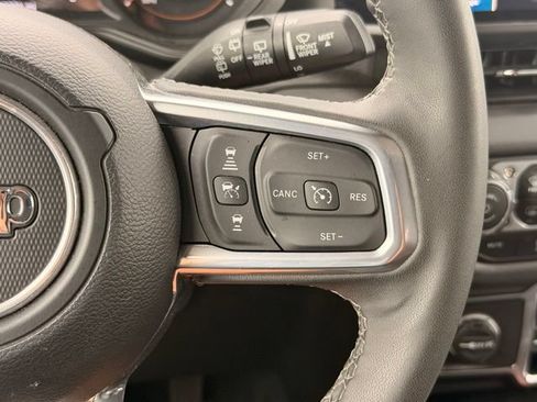 Used 2025 Jeep Wrangler Unlimited Sahara AWD/4WD image 25