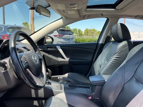 Used 2012 MAZDA MAZDA3 i Grand Touring w/ Tech Pkg FWD image 10