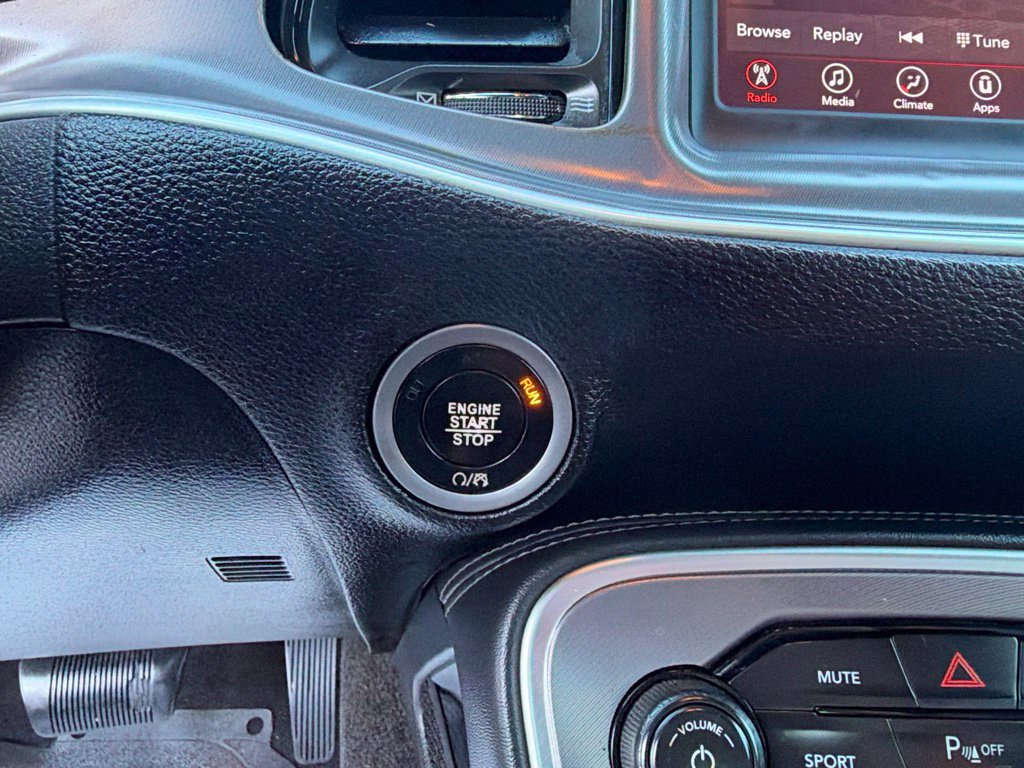 Used 2019 Dodge Challenger SXT w/ Driver Convenience Group RWD image 16