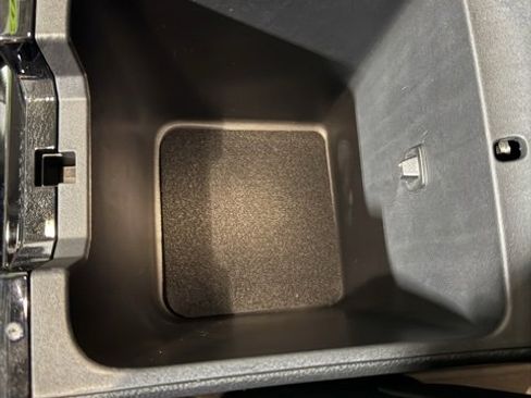 Used 2023 Jeep Grand Cherokee Limited image 25