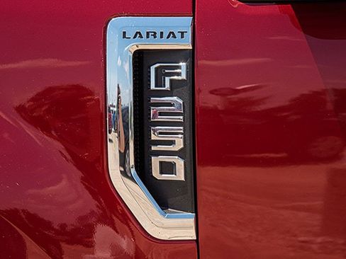 Used 2022 Ford F250 Lariat w/ Lariat Ultimate Package AWD/4WD image 18