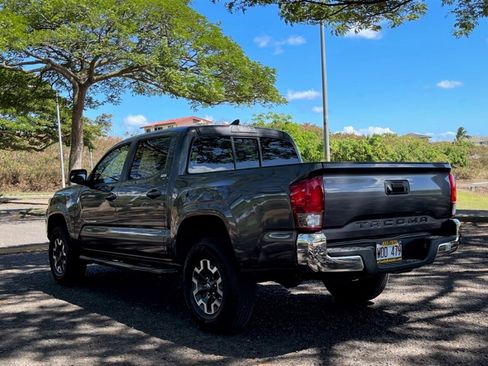 Used 2018 Toyota Tacoma SR5 image 3