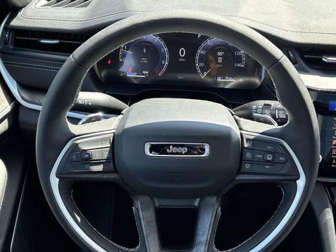 New 2026 Jeep Grand Cherokee Limited AWD/4WD image 11