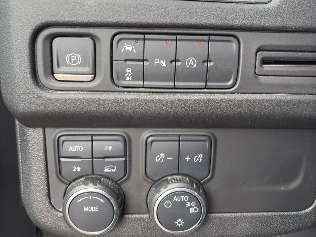 Used 2023 Chevrolet Tahoe LT AWD/4WD image 31
