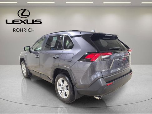Used 2020 Toyota RAV4 XLE image 7