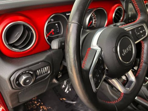 Used 2021 Jeep Wrangler Unlimited Rubicon AWD/4WD image 13