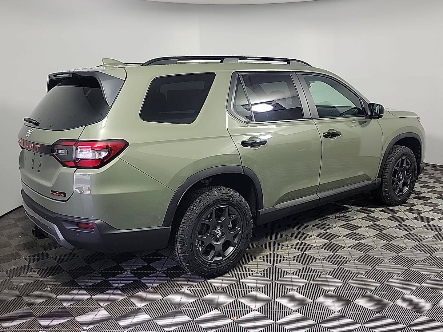 New 2026 Honda Pilot TrailSport image 3