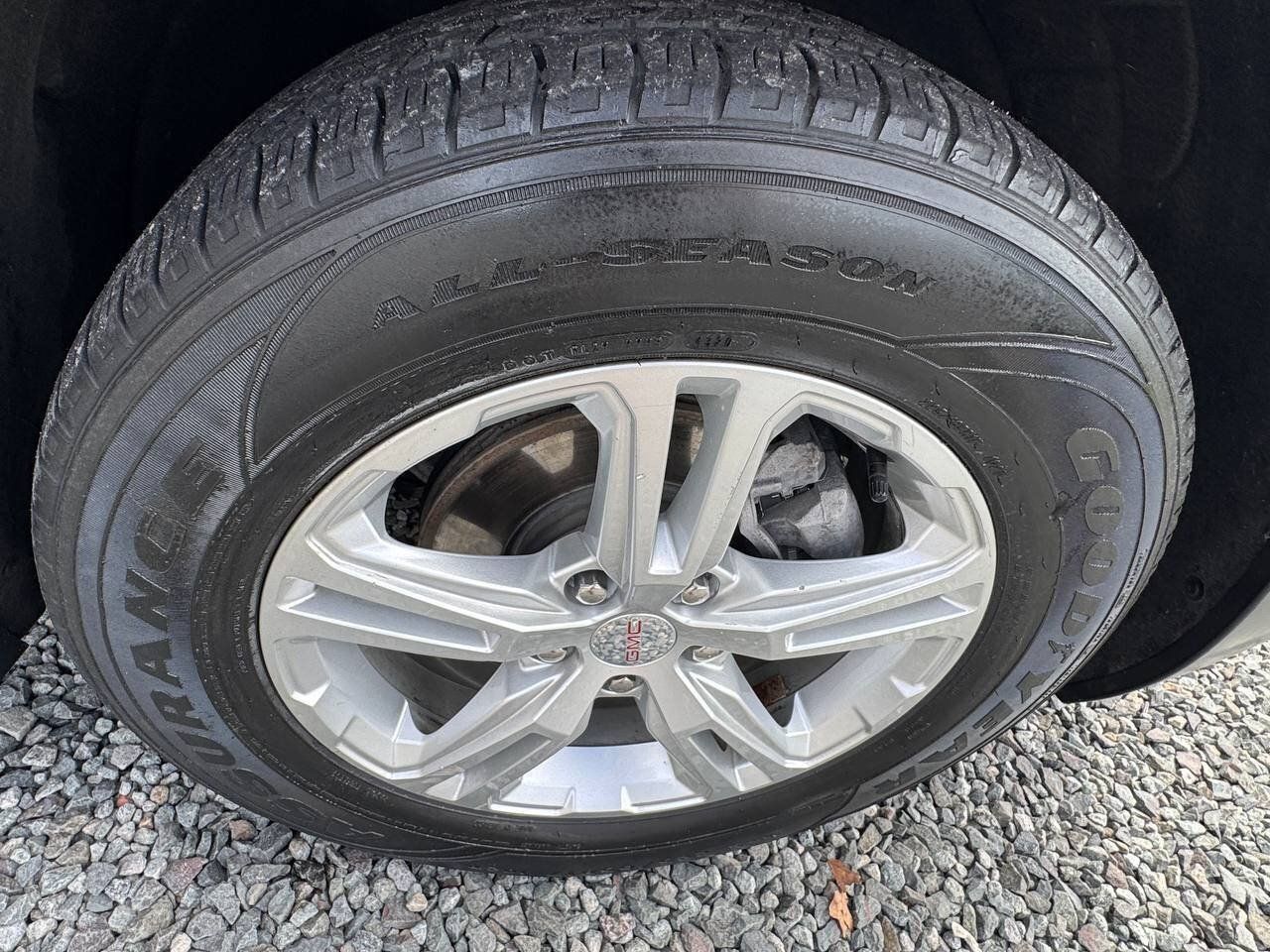 Used 2024 GMC Terrain SLE AWD/4WD image 24