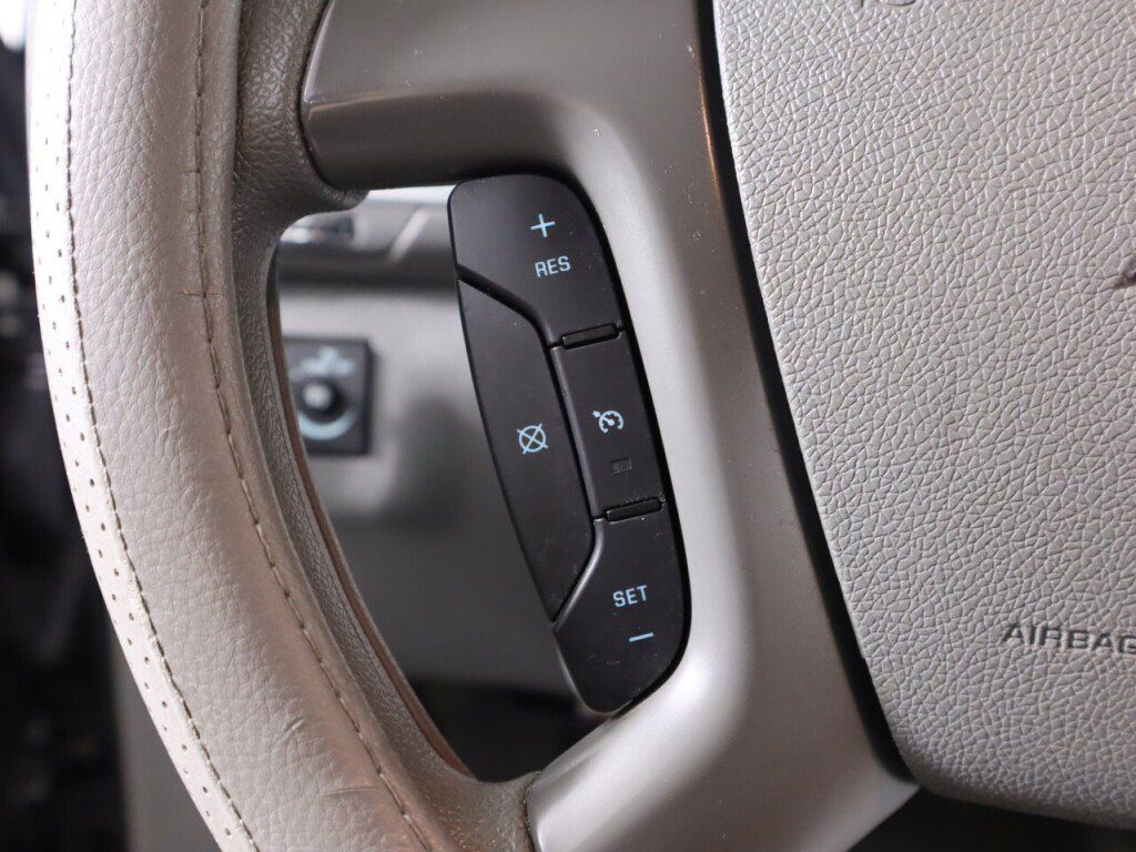 Used 2015 Chevrolet Traverse LS FWD image 12