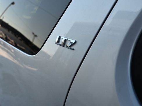 Used 2012 Chevrolet Tahoe LTZ image 16