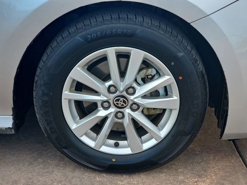 Used 2025 Toyota Camry LE image 39