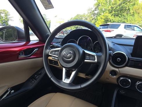 Used 2018 MAZDA MX-5 Miata RF Grand Touring RWD image 15