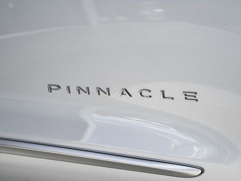 New 2026 Chrysler Pacifica Pinnacle image 15