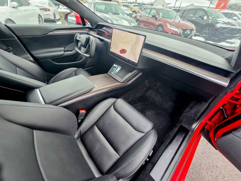 Used 2021 Tesla Model S Plaid image 8