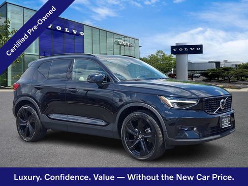 Certified 2023 Volvo XC40 B5 Plus w/ Climate Package AWD/4WD image 1