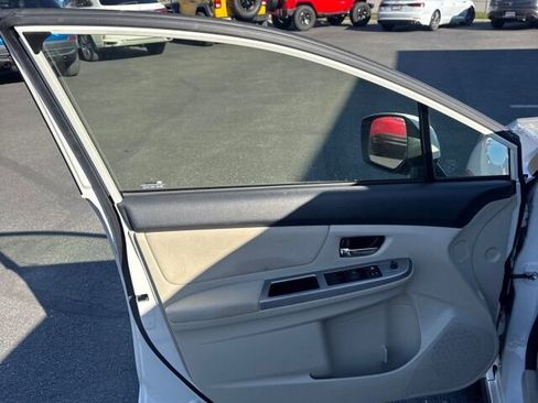 Used 2014 Subaru Crosstrek 2.0i Premium image 9