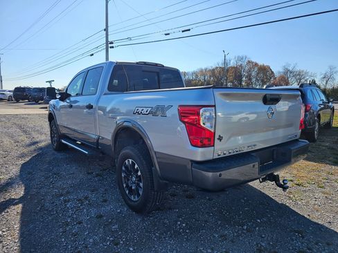 Used 2019 Nissan Titan PRO-4X w/ Pro-4x Convenience Package image 16
